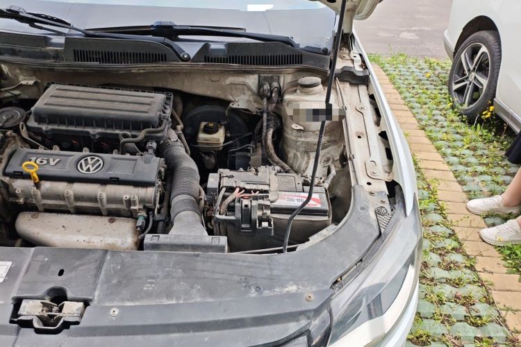 Used Volkswagen Bora 2013 1.6L Manual Comfort Model Engine Bay Left