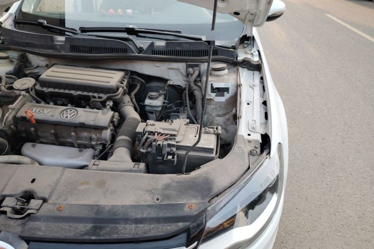 Used Volkswagen Bora 2013 1.6L Automatic Fashion Model Engine Bay Left