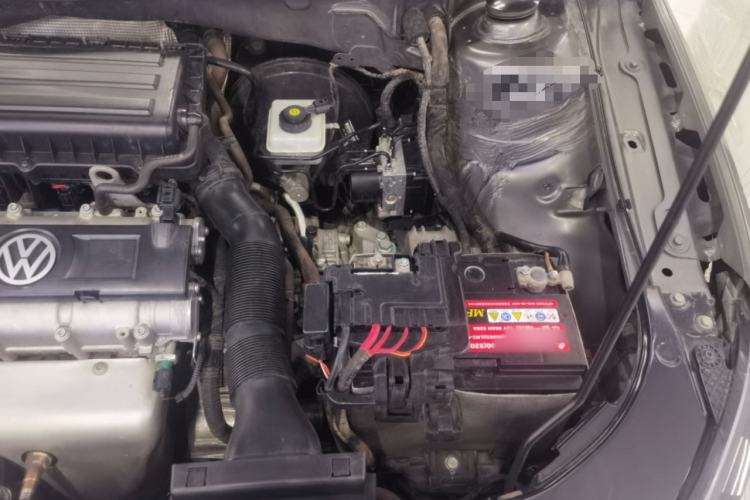 Used Volkswagen Bora 2013 1.6L Automatic Fashion Model Engine Bay Left