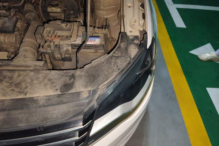 Used Volkswagen Bora 2013 1.6L Automatic Comfort Model Engine Bay Left