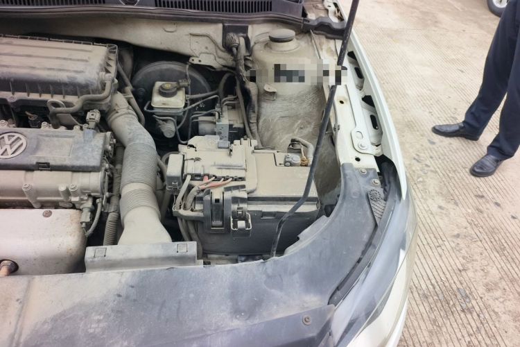 Used Volkswagen Bora 2013 1.6L Manual Comfort Model Engine Bay Left