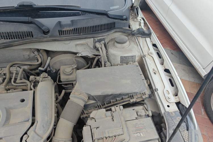 Used Volkswagen Bora 2013 1.4T Manual Comfort Model Engine Bay Left