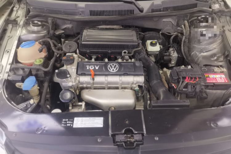 Used Volkswagen Bora 2013 1.6L Automatic Fashion Model Engine Bay