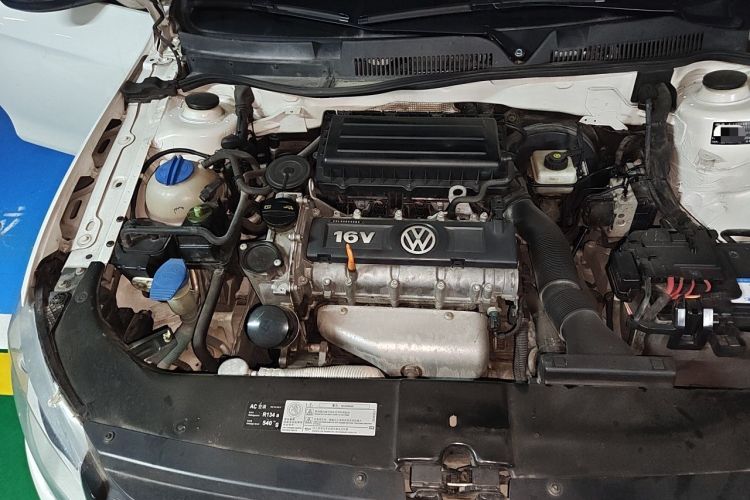 Used Volkswagen Bora 2013 1.6L Automatic Luxury Model Engine Bay Right