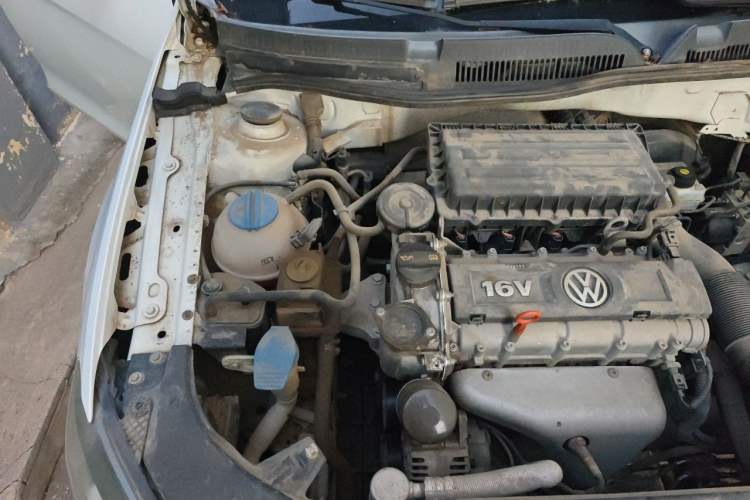 Used Volkswagen Bora 2013 1.6L Manual Comfort Model Engine Bay Right