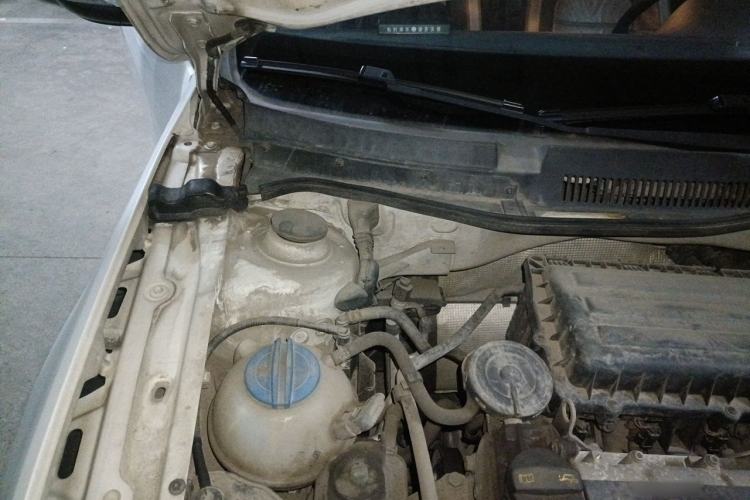 Used Volkswagen Bora 2013 1.6L Manual Comfort Model Engine Bay Right