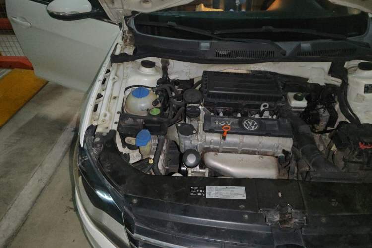 Used Volkswagen Bora 2013 1.6L Automatic Comfort Model Engine Bay Right
