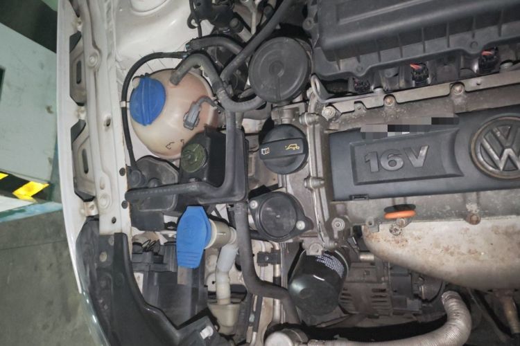 Used Volkswagen Bora 2013 1.6L Automatic Comfort Model Engine Bay Right