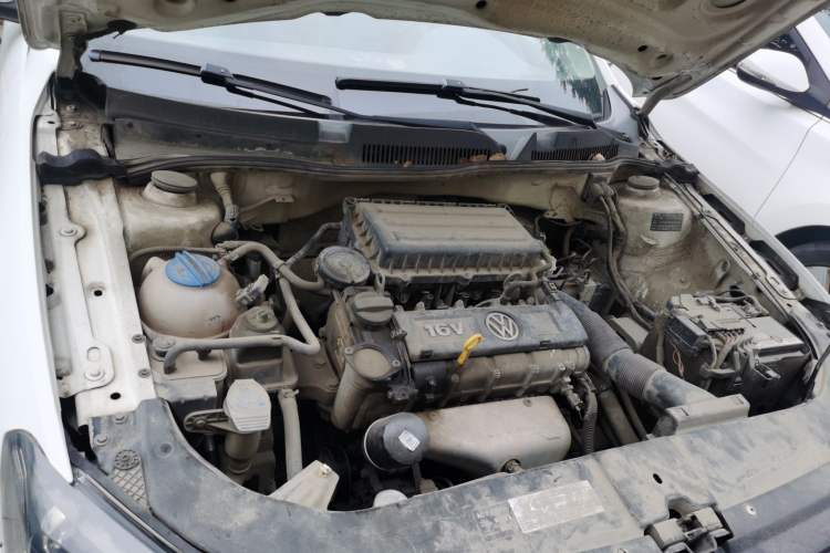Used Volkswagen Bora 2013 1.6L Manual Fashion Edition Engine Bay Right