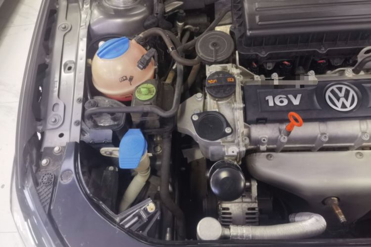 Used Volkswagen Bora 2013 1.6L Automatic Fashion Model Engine Bay Right