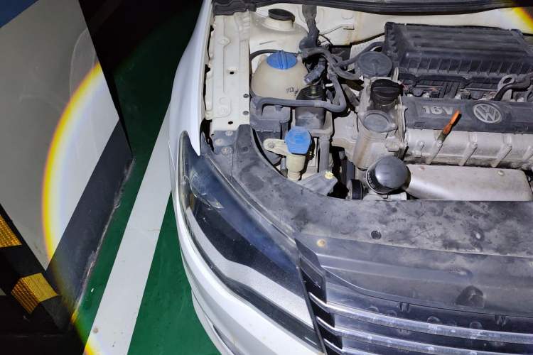 Used Volkswagen Bora 2013 1.6L Manual Comfort Model Engine Bay Right