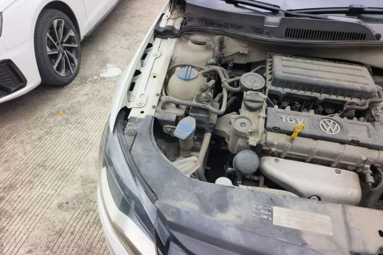 Used Volkswagen Bora 2013 1.6L Manual Comfort Model Engine Bay Right