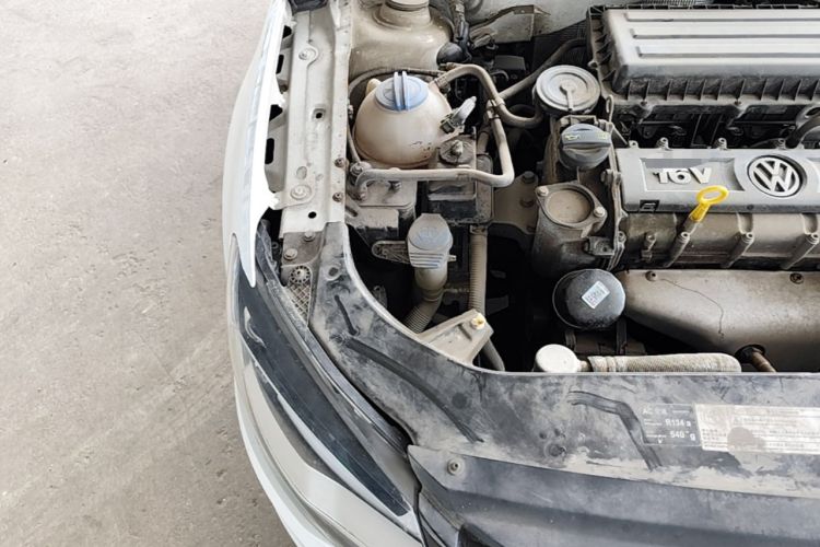 Used Volkswagen Bora 2013 1.6L Manual Comfort Model Engine Bay Right