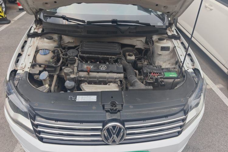 Used Volkswagen Bora 2013 1.6L Manual Fashion Edition Engine Bay