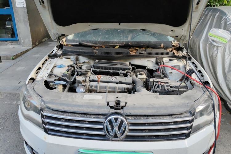 Used Volkswagen Bora 2013 1.6L Automatic Comfort Model Engine Bay