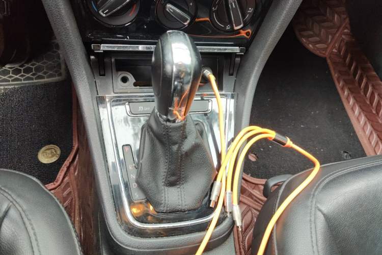 Used Volkswagen Bora 2013 1.6L Automatic Comfort Model Gear Lever