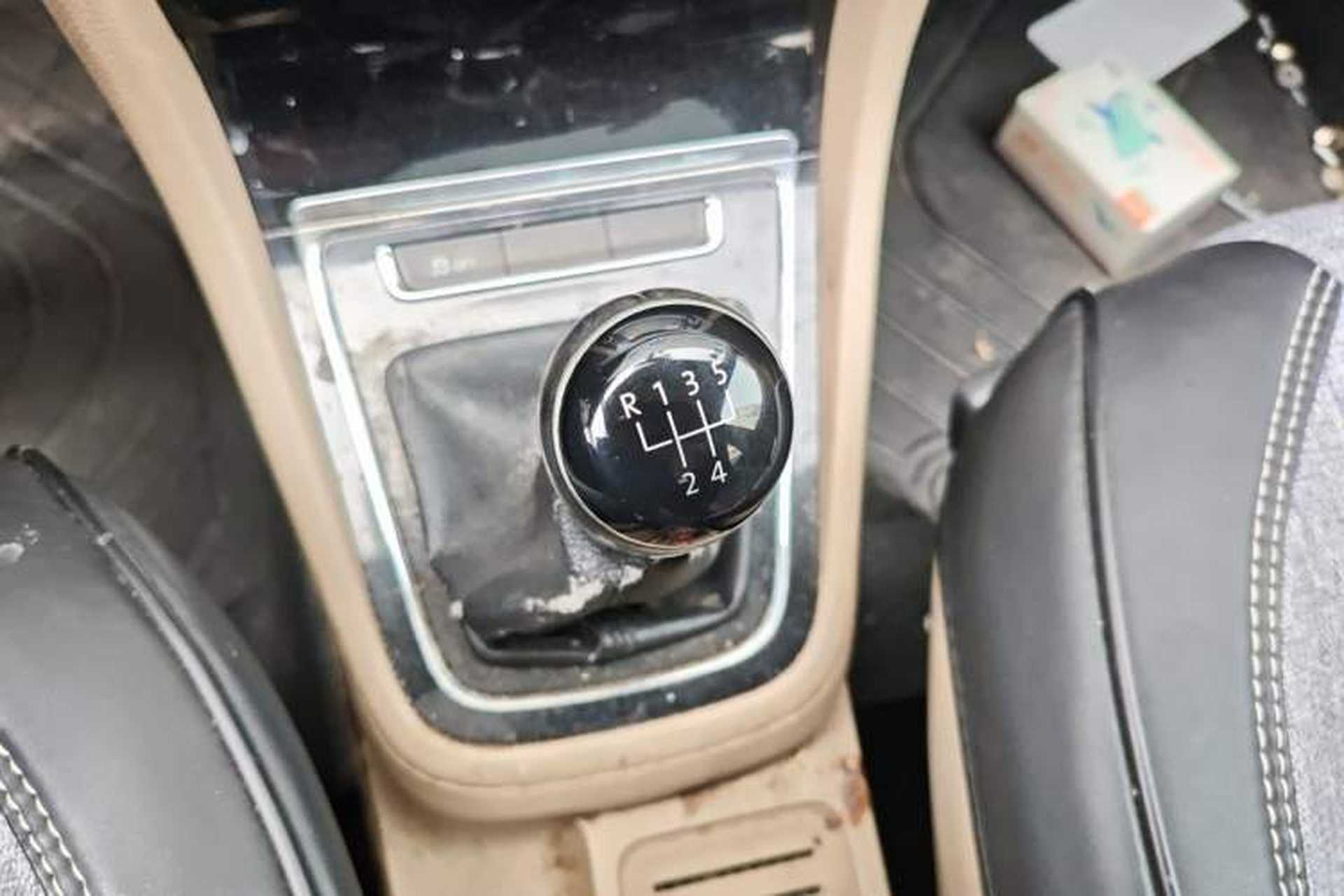 Used Volkswagen Bora 2013 1.6L Manual Comfort Model Gear Lever
