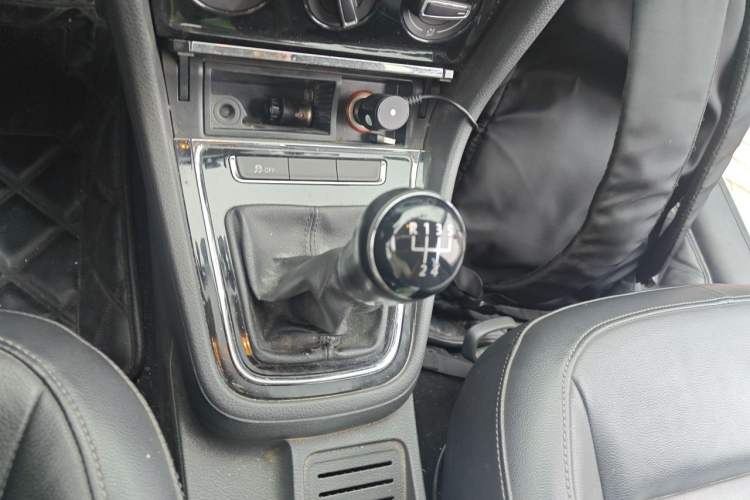 Used Volkswagen Bora 2013 1.4T Manual Comfort Model Gear Lever