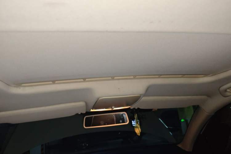 Used Volkswagen Bora 2013 1.6L Manual Comfort Model Headliner
