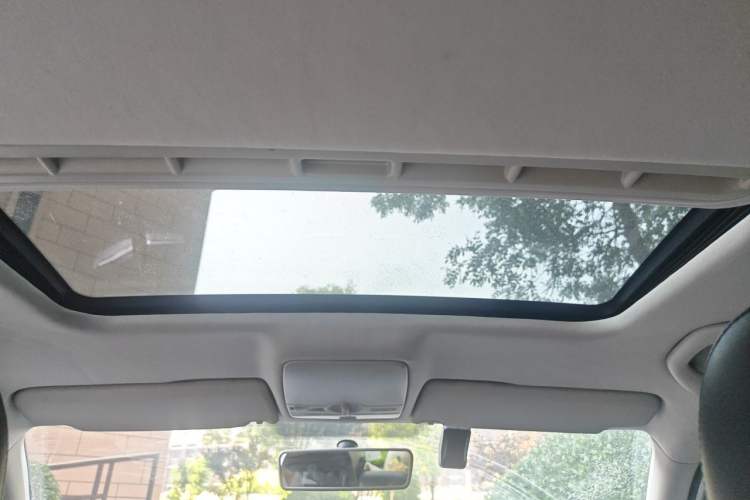 Used Volkswagen Bora 2013 1.6L Automatic Comfort Model Headliner