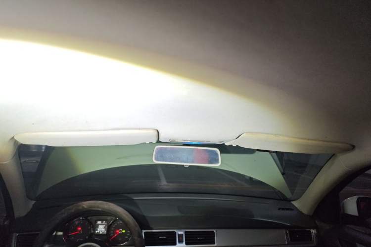 Used Volkswagen Bora 2013 1.6L Automatic Fashion Model Headliner