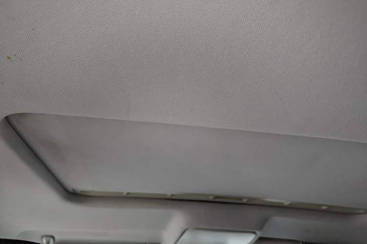 Used Volkswagen Bora 2013 1.6L Automatic Luxury Model Headliner
