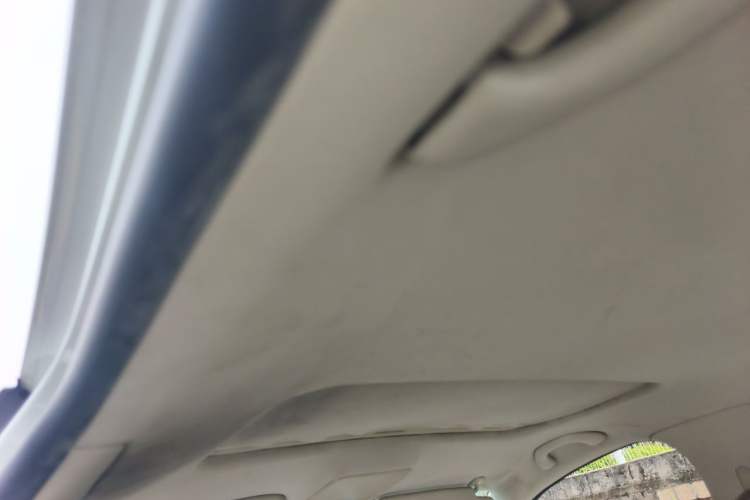 Used Volkswagen Bora 2013 1.6L Automatic Comfort Model Headliner