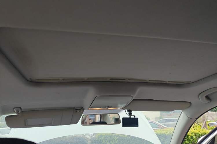 Used Volkswagen Bora 2013 1.4T Manual Comfort Model Headliner