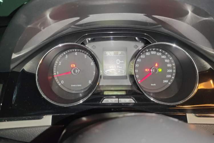 Used Volkswagen Bora 2013 1.6L Automatic Comfort Model Instrument Cluster