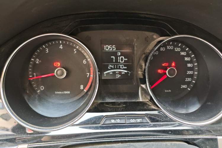 Used Volkswagen Bora 2013 1.6L Manual Comfort Model Instrument Cluster