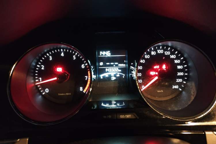 Used Volkswagen Bora 2013 1.6L Manual Comfort Model Instrument Cluster