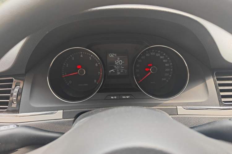 Used Volkswagen Bora 2013 1.6L Manual Fashion Edition Instrument Cluster
