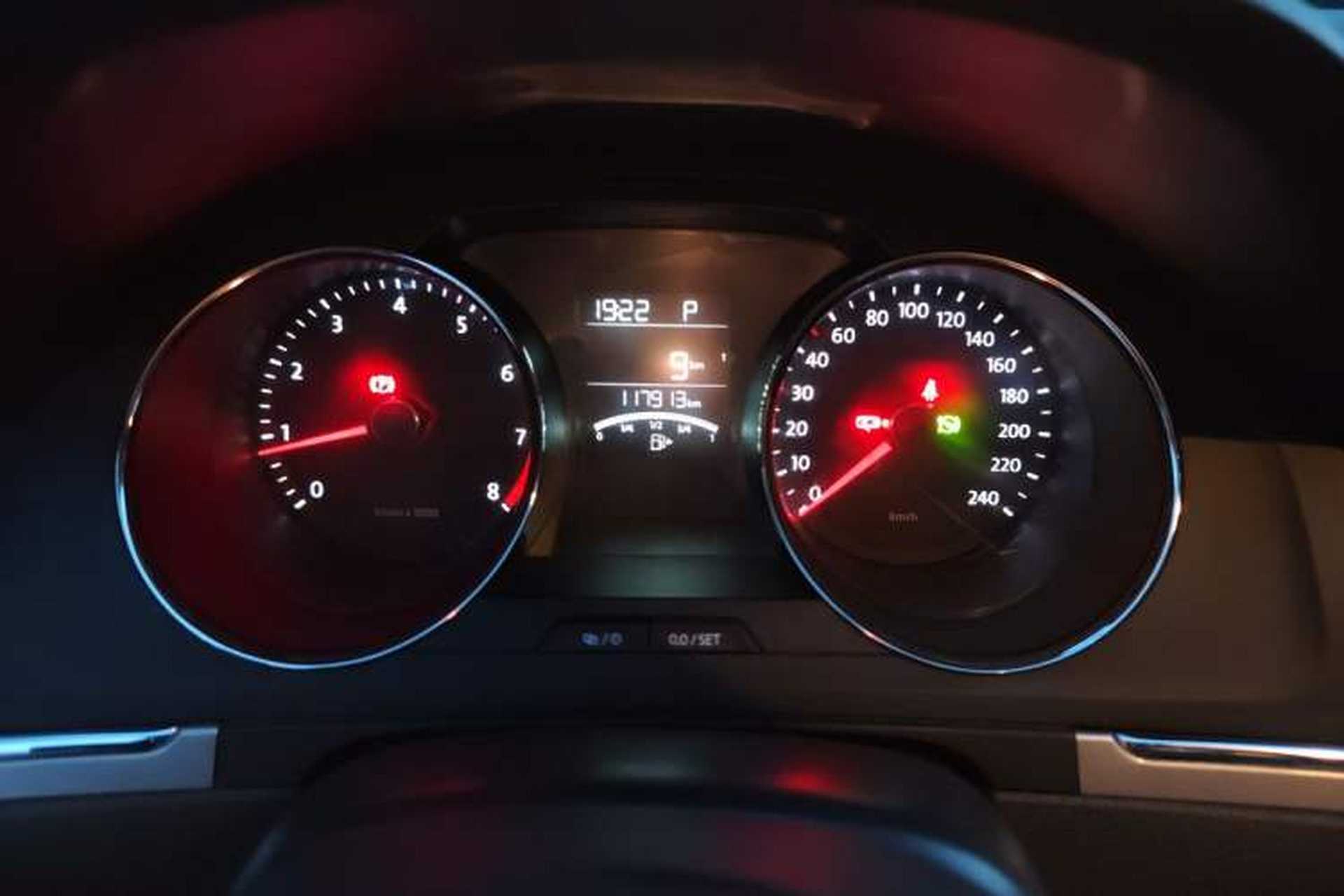 Used Volkswagen Bora 2013 1.6L Automatic Fashion Model Instrument Cluster