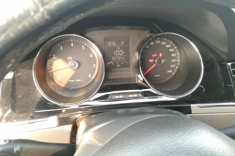 Used Volkswagen Bora 2013 1.6L Automatic Comfort Model Instrument Cluster