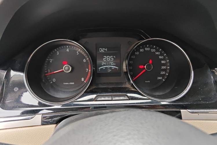 Used Volkswagen Bora 2013 1.6L Manual Comfort Model Instrument Cluster