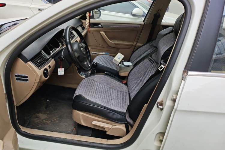 Used Volkswagen Bora 2013 1.6L Manual Comfort Model Left Front Seat