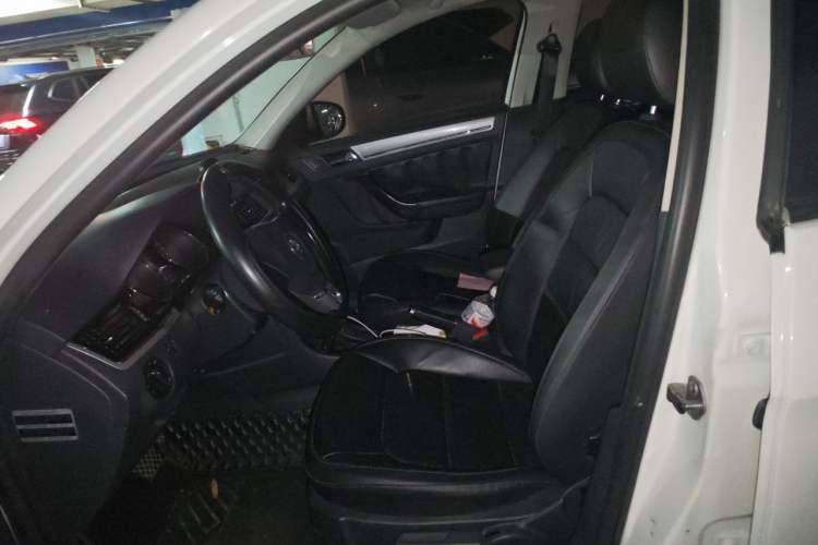 Used Volkswagen Bora 2013 1.6L Automatic Comfort Model Left Front Seat