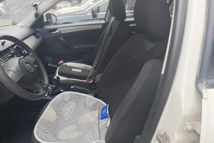 Used Volkswagen Bora 2013 1.6L Manual Fashion Edition Left Front Seat