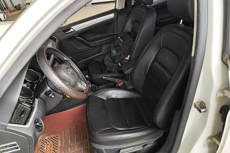 Used Volkswagen Bora 2013 1.6L Manual Comfort Model Left Front Seat