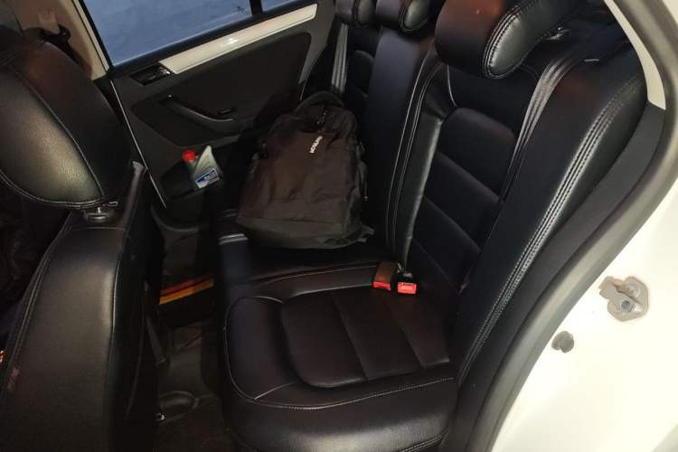 Used Volkswagen Bora 2013 1.6L Automatic Fashion Model Left Rear Seat
