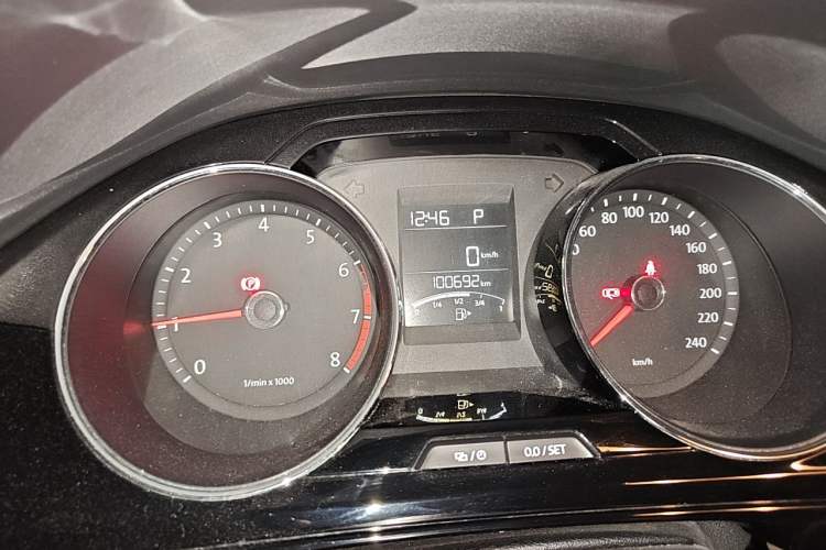 Used Volkswagen Bora 2013 1.6L Automatic Luxury Model Odometer Close Up