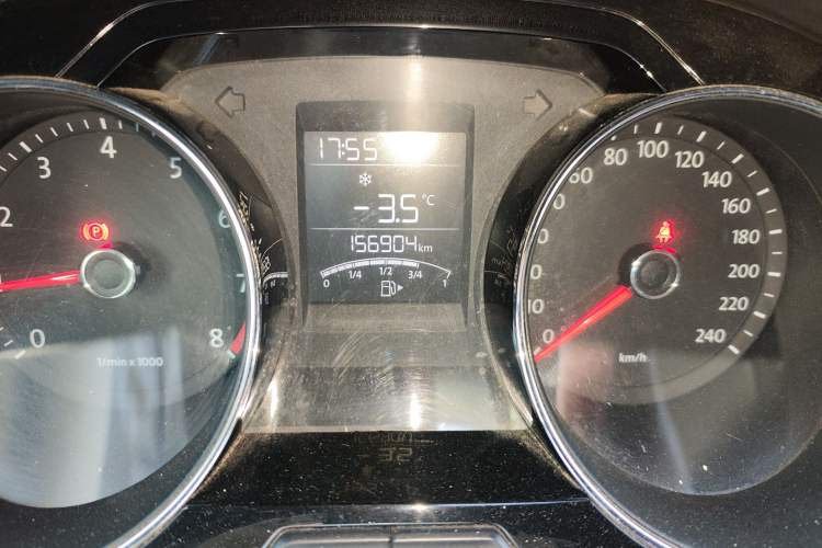 Used Volkswagen Bora 2013 1.6L Automatic Comfort Model Odometer Close Up