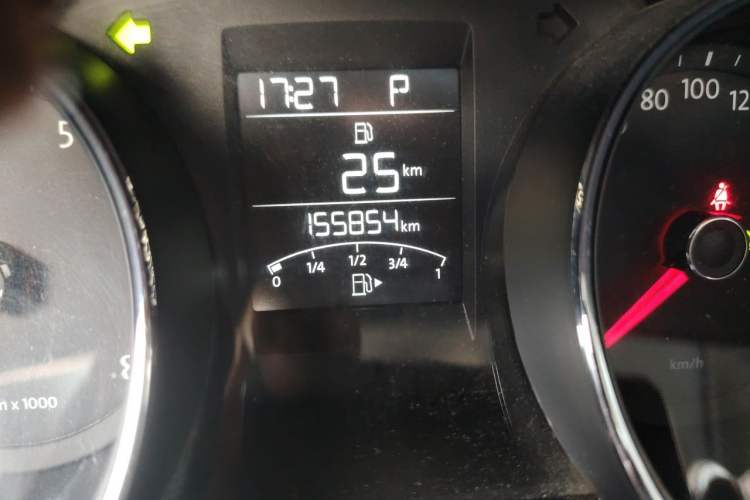 Used Volkswagen Bora 2013 1.6L Automatic Fashion Model Odometer Close Up