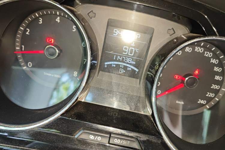 Used Volkswagen Bora 2013 1.6L Automatic Comfort Model Odometer Close Up