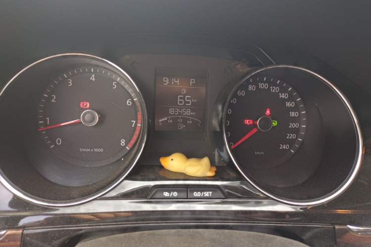 Used Volkswagen Bora 2013 1.4T Automatic Luxury Model Odometer Close Up