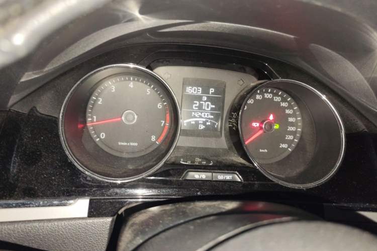 Used Volkswagen Bora 2013 1.6L Automatic Comfort Model Odometer Close Up