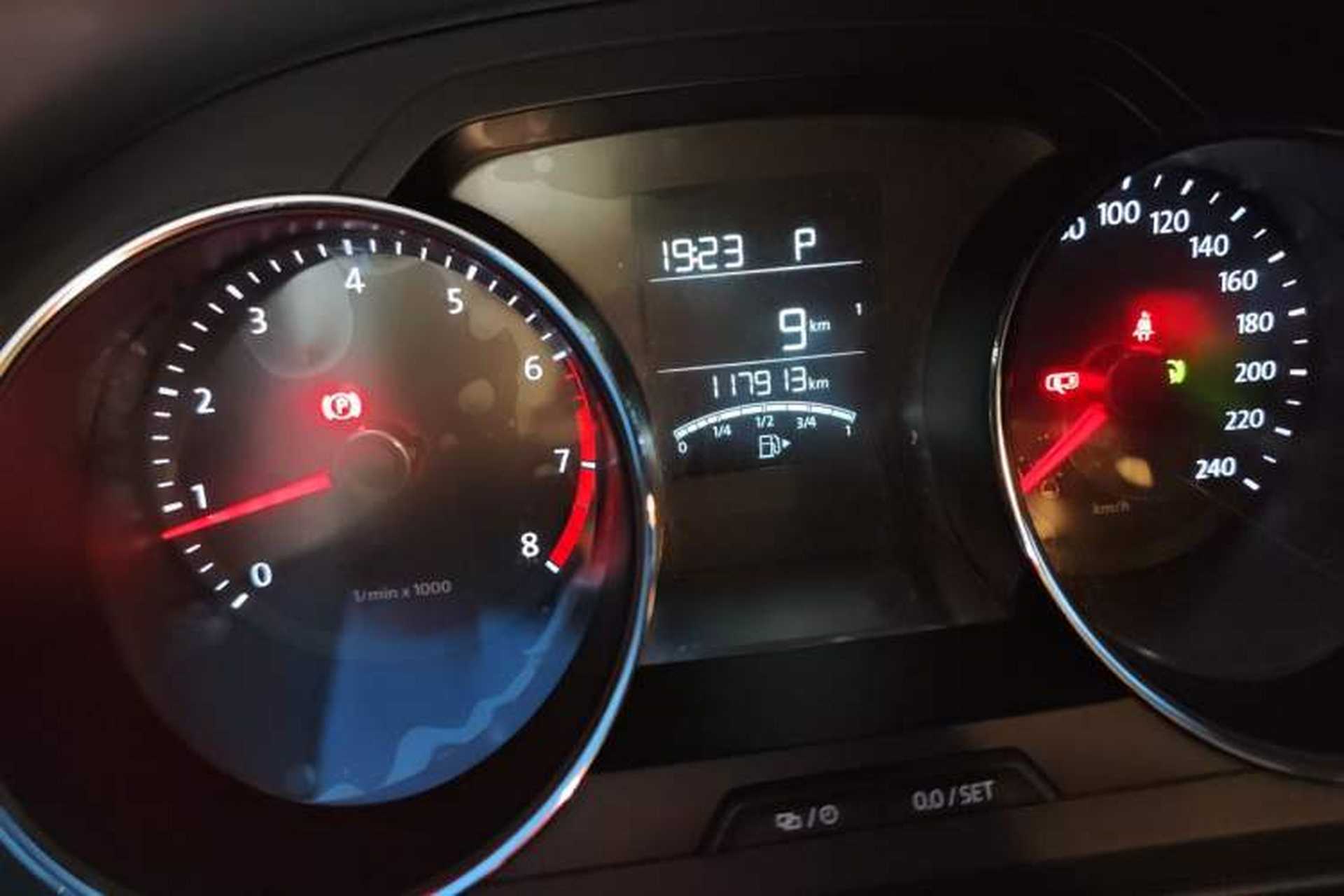 Used Volkswagen Bora 2013 1.6L Automatic Fashion Model Odometer Close Up