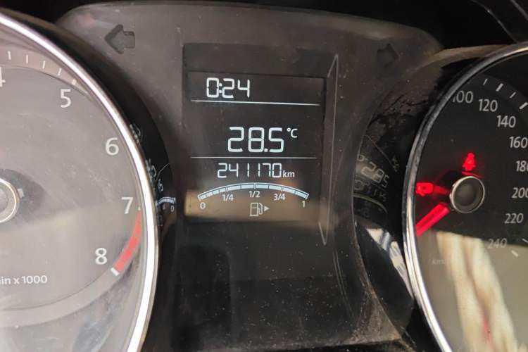 Used Volkswagen Bora 2013 1.6L Manual Comfort Model Odometer Close Up