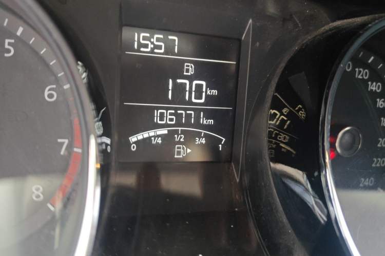 Used Volkswagen Bora 2013 1.4T Manual Comfort Model Odometer Close Up