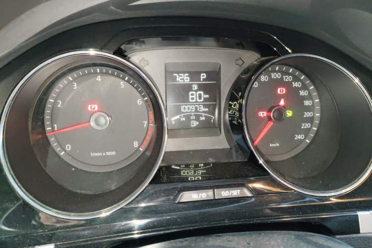 Used Volkswagen Bora 2013 1.6L Automatic Comfort Model Odometer Close Up